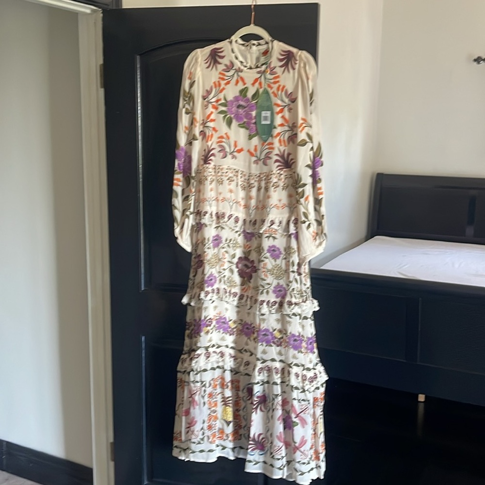 FARM Rio ‼️ Cream Winter Garden Ruffle
Maxi Dress - Picture 10 of 12
